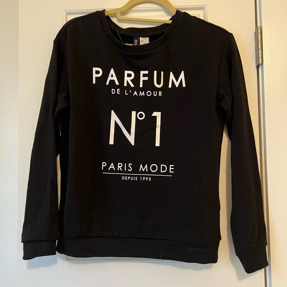 Black sweatshirt never worn
